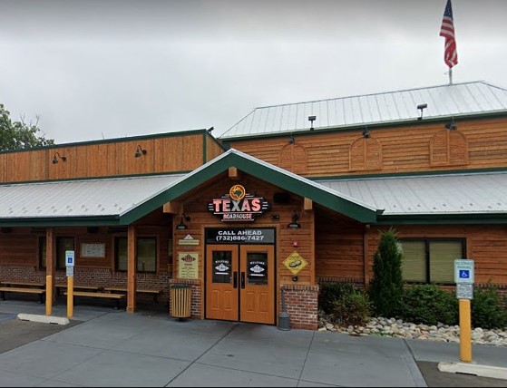 Texas Roadhouse opens a Location in Warren County